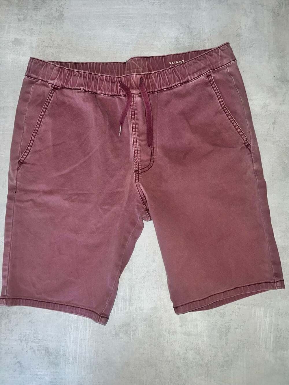 Bullead Men's Skinny Fit Pigment Dyed Elastic Waist Drawstring Shorts